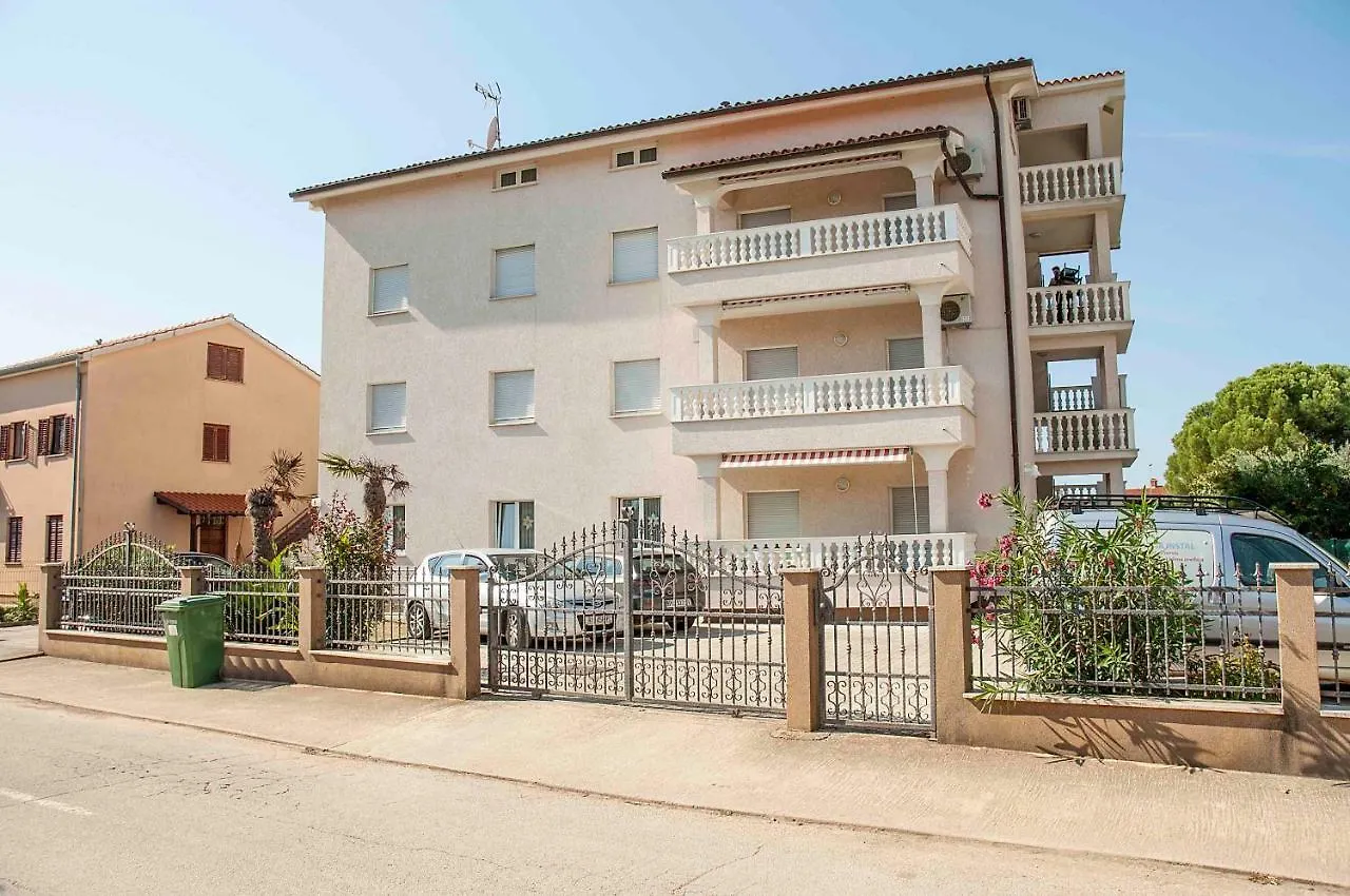 Apartman Matosevic بوريتش 0*,